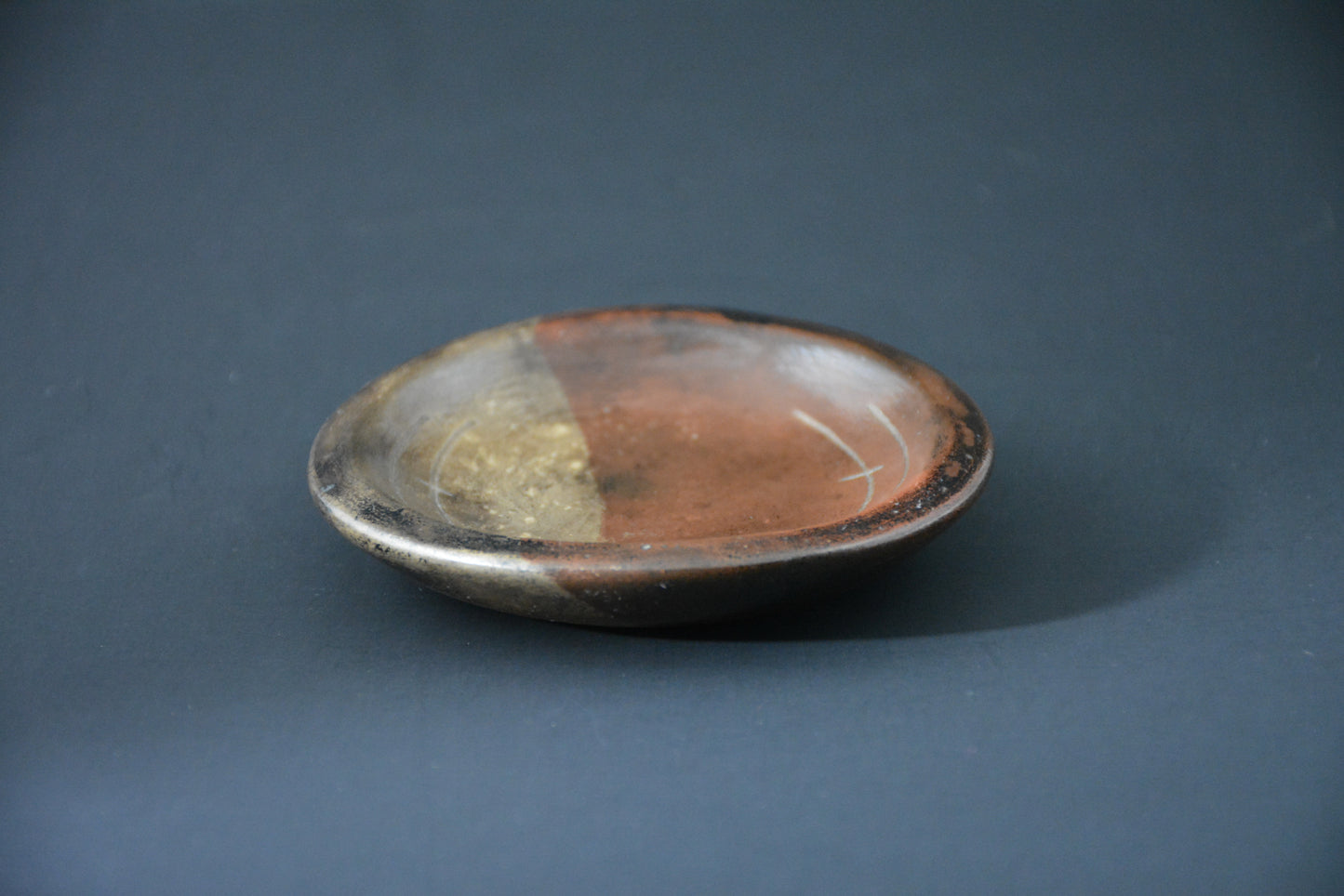 AS-13 Smoked decorative plate - Assiette façonnée enfumée