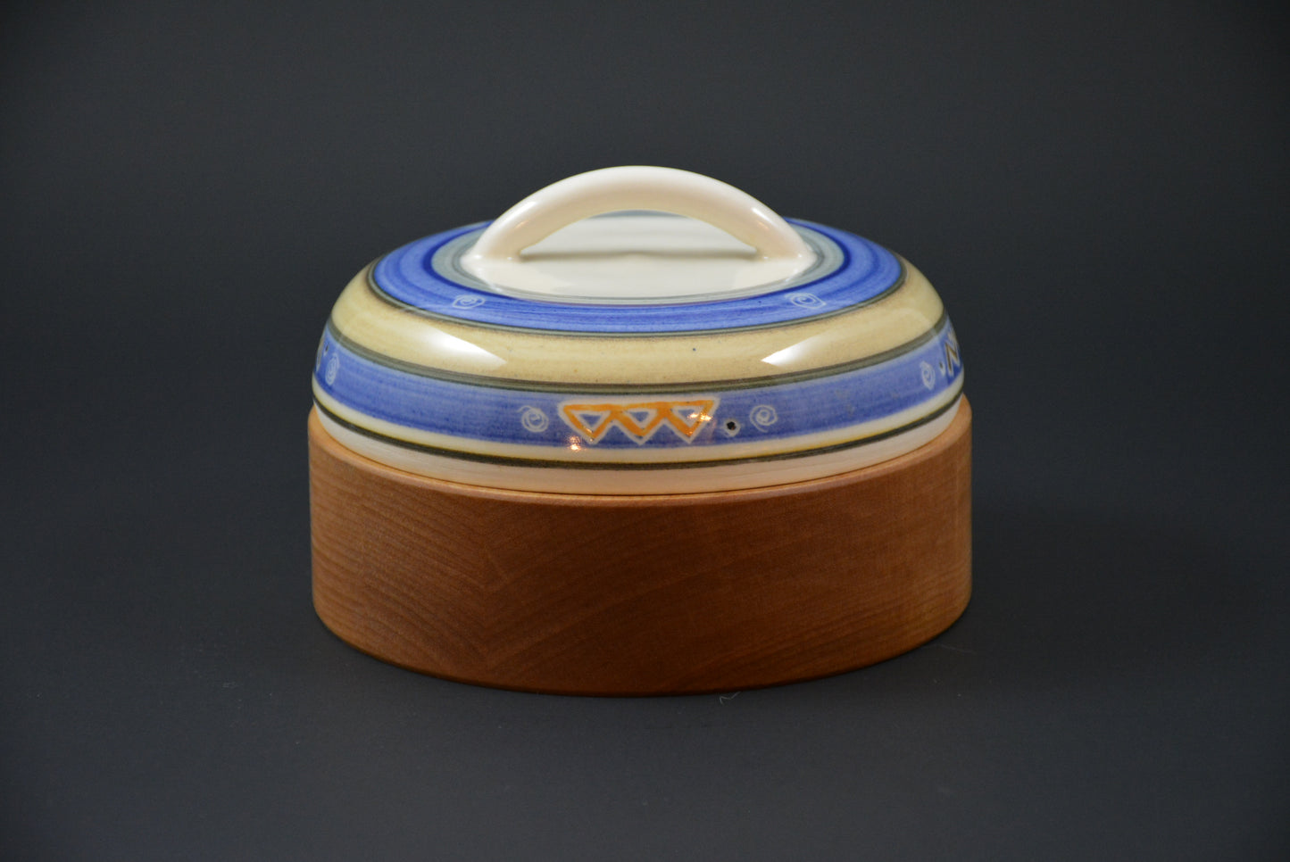 MS-01 Ceramic and wood Salt Cellar - Main de sel de porcelaine et bois