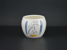 Charger l&#39;image dans la galerie, VAS-12 Pottery  Ceramic Vase de poterie blanche
